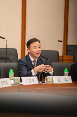 張翔教授強調港大將繼續推動跨地域與跨學科研究，應對全球挑戰。