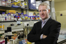 香港大學李嘉誠醫學院公共衛生學院副教授高本恩博士指,是次研究確定了空氣中懸浮微粒為傳播流感的重要媒介。